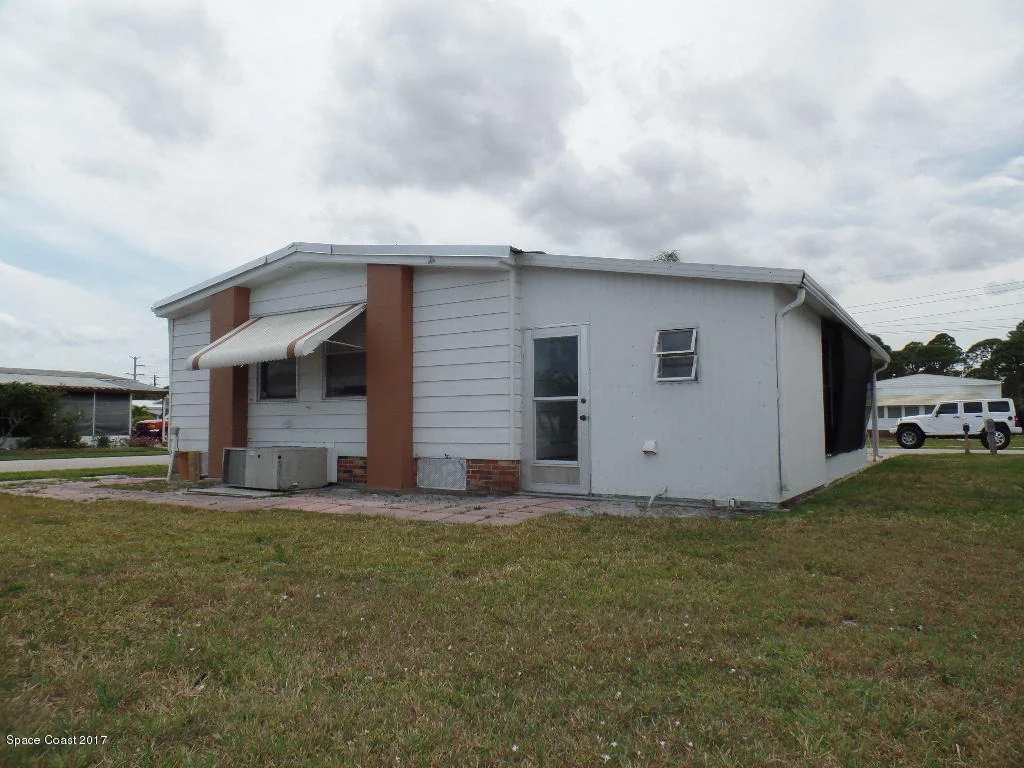 Photo of 2313 Royal Palm Dr. Ne