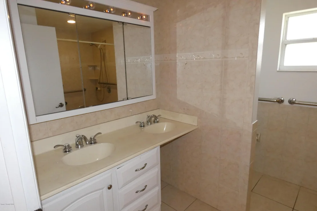 Photo of 2101 Gunpowder Drive NE