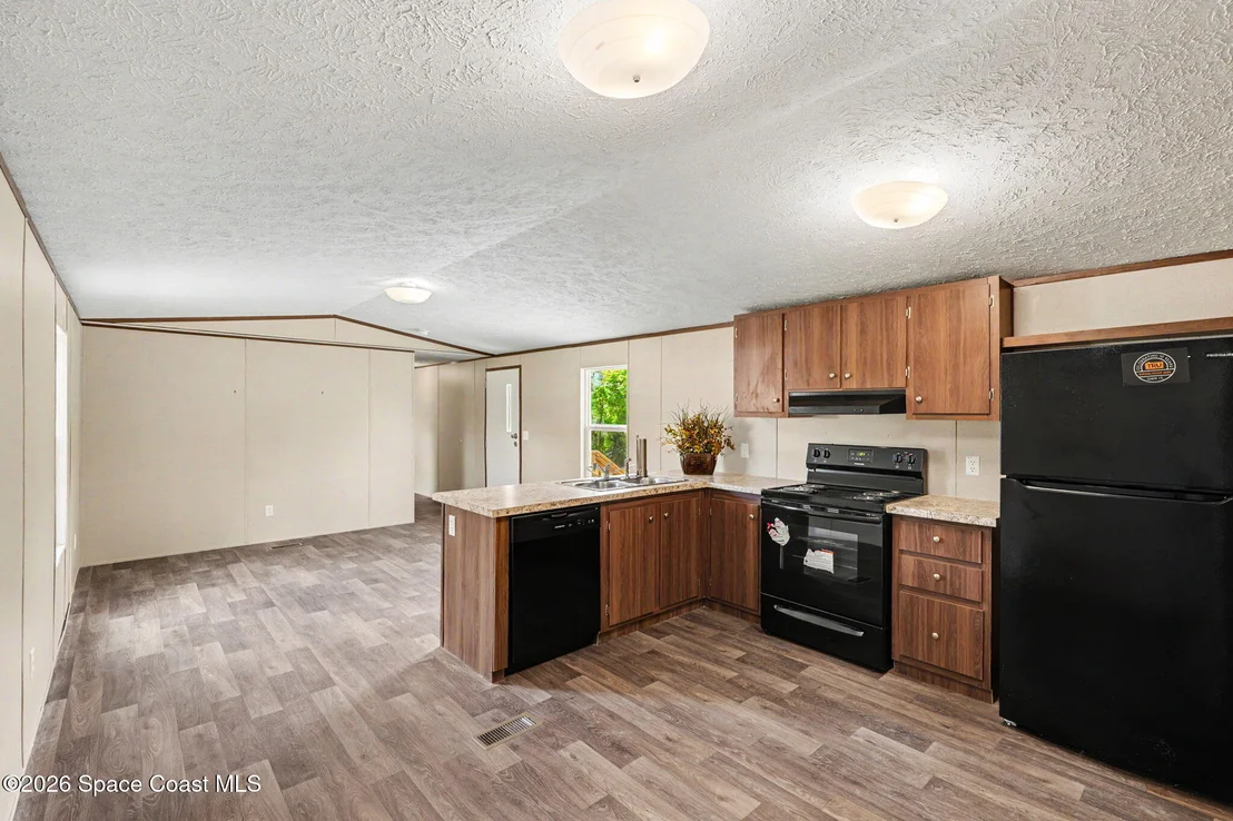 Photo of 2075 Parrish Road