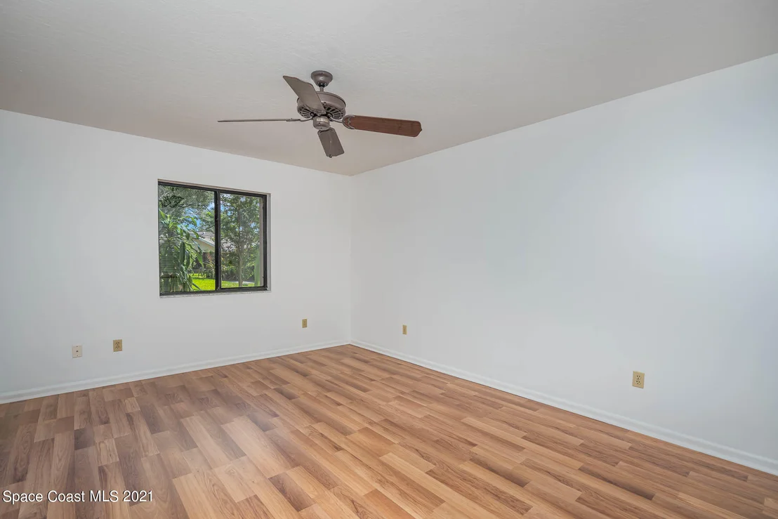Photo of 1565 Freedom Drive