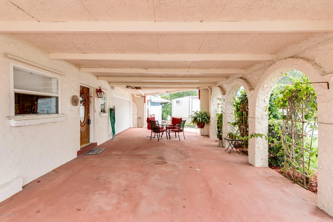 Photo of 821 Heron Road