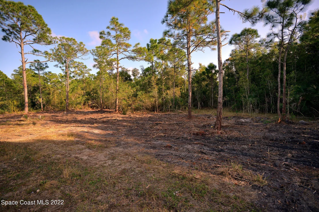 Photo of 2340 Quarterman Lane