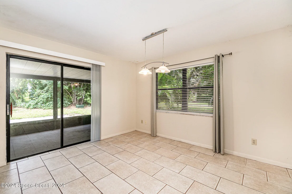 Photo of 392 Myrtlewood Road