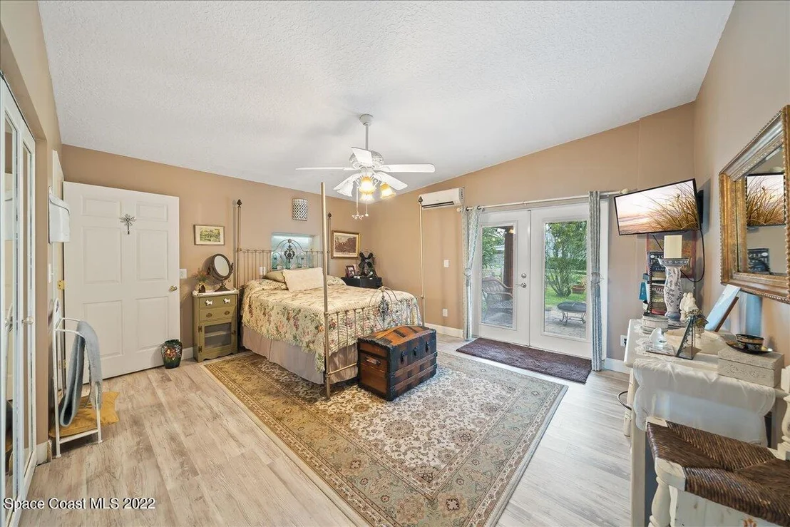 Photo of 2915 N Indian River Drive