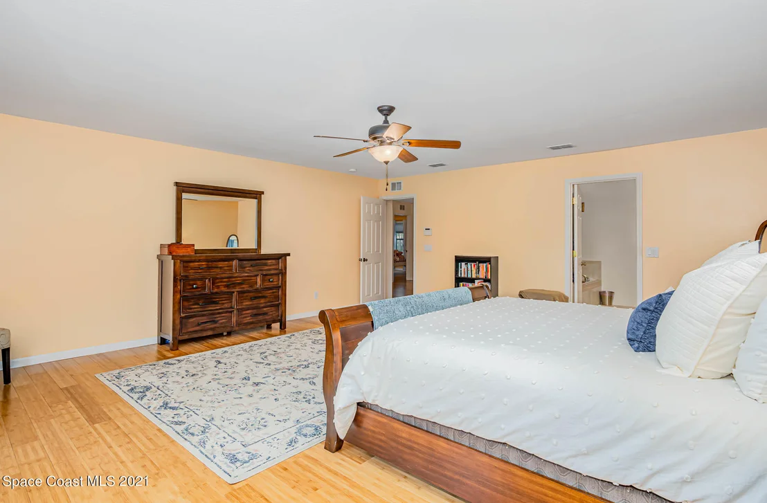 Photo of 215 Dryden Circle