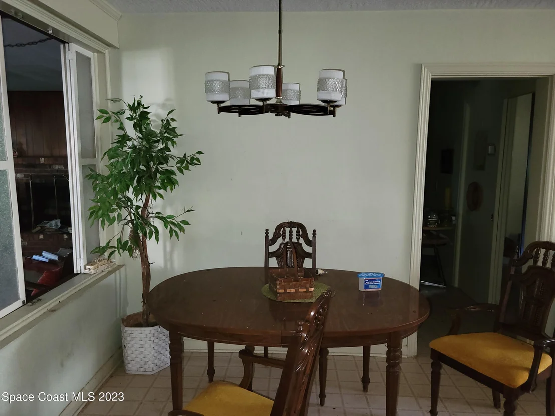 Photo of 495 Hillside Court