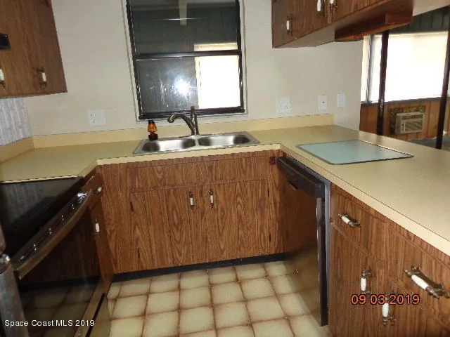 Photo of 280 Bayhead Drive