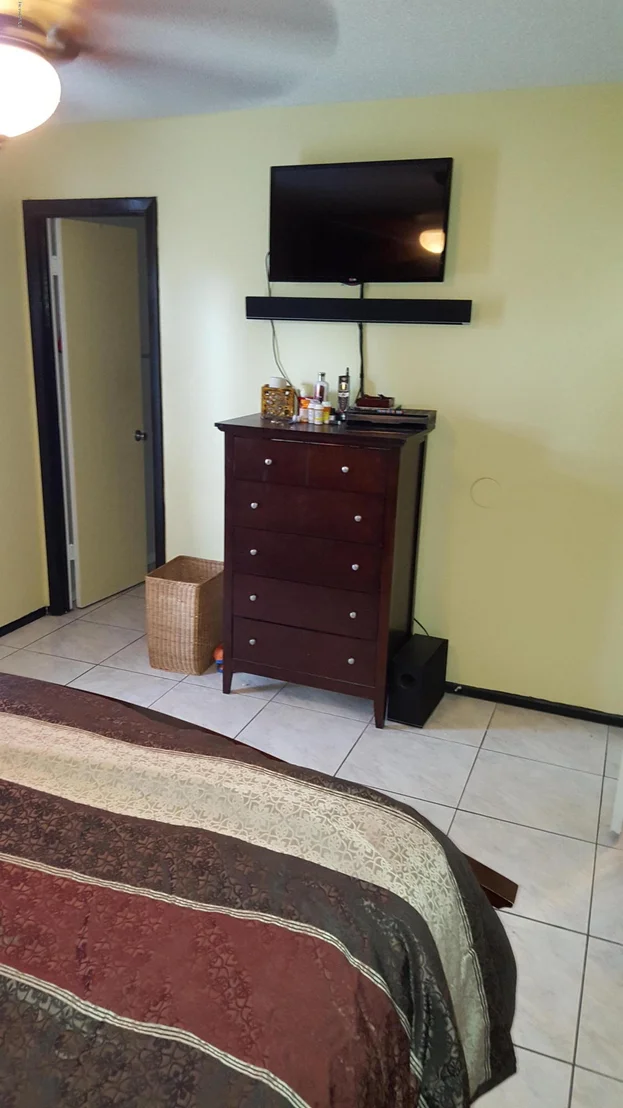 Photo of 5445 Jamaica Road