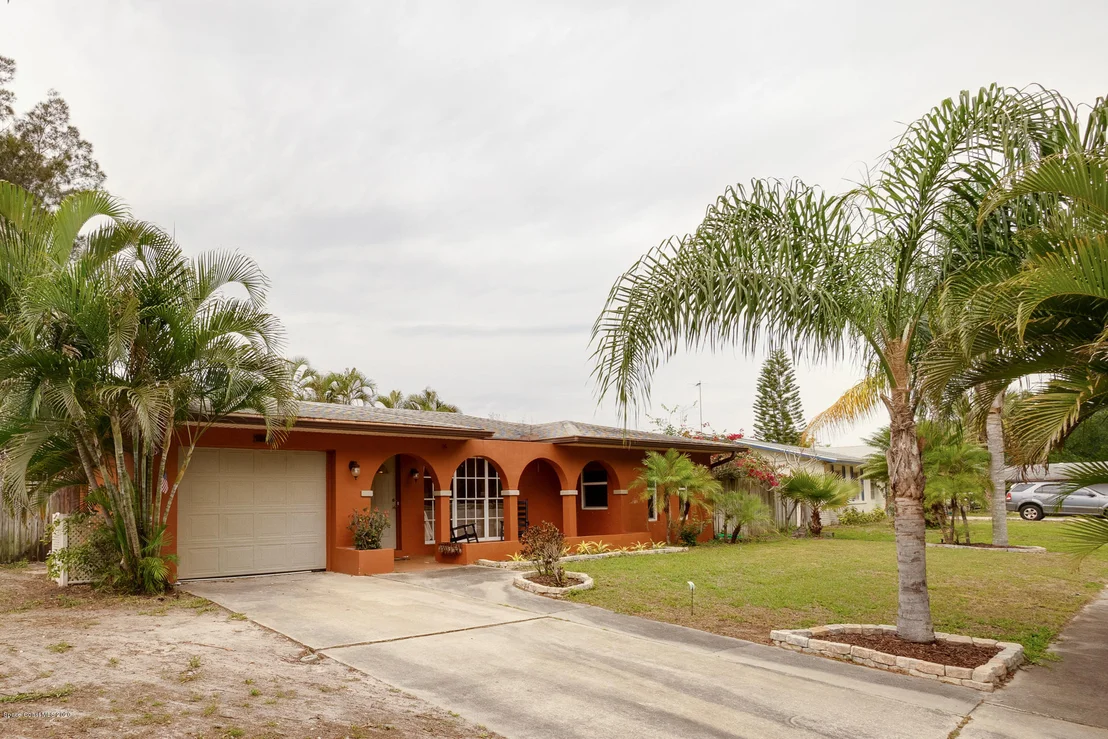 Photo of 1266 NE Cabot Drive NE