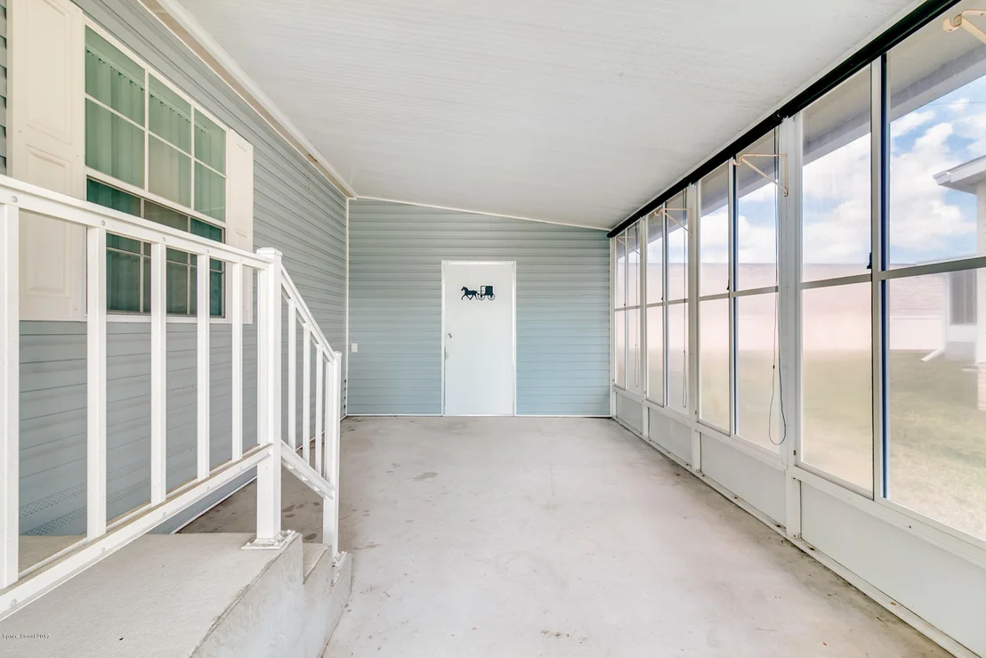 Photo of 725 Outer Drive