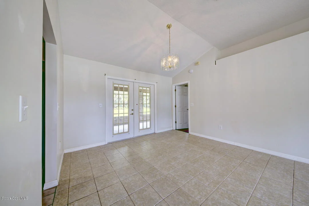 Photo of 307 SE Abello Road SE
