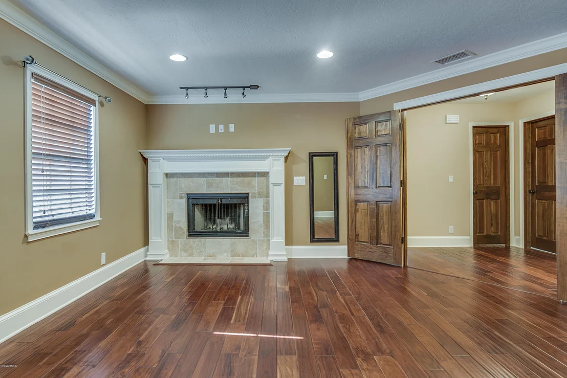 Photo of 4565 Lake Washington Road