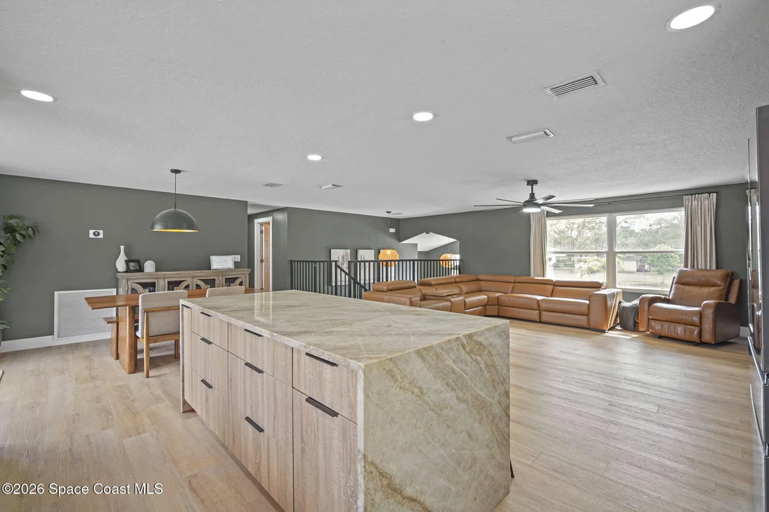 Photo of 4030 Milwaukee Avenue
