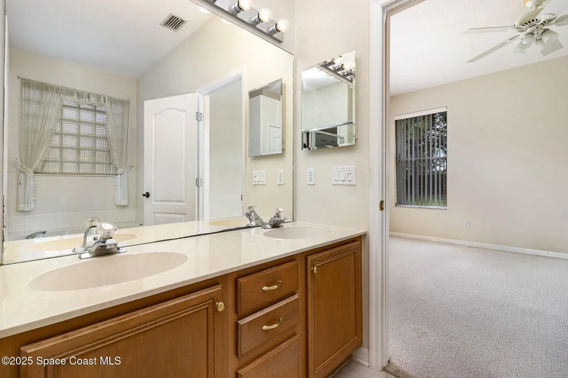 Photo of 927 Wimbledon Drive