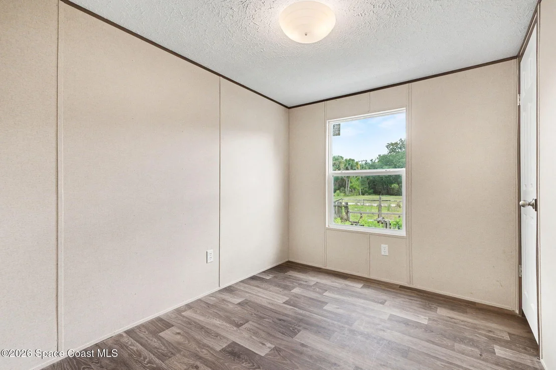 Photo of 2075 Parrish Road