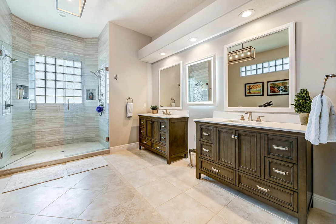 Photo of 120 Oyster Place