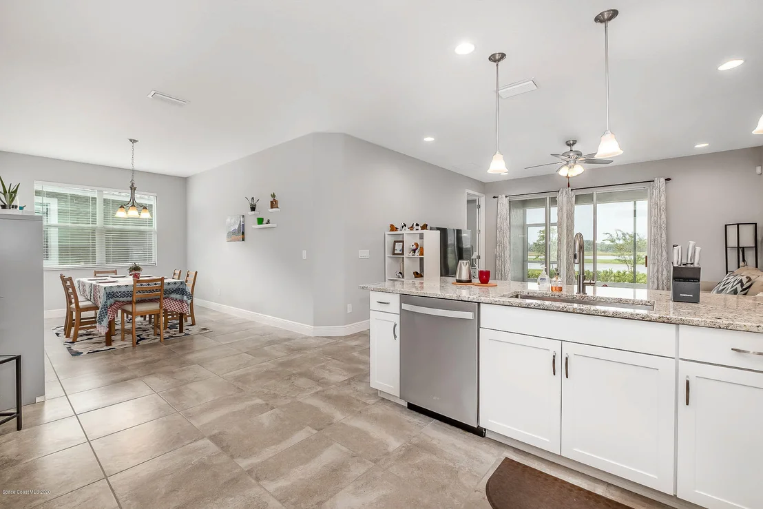 Photo of 7347 Bluemink Lane