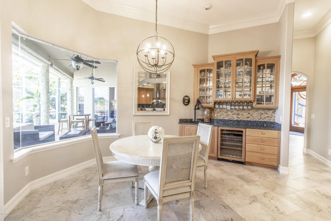 Photo of 814 Chatsworth Drive