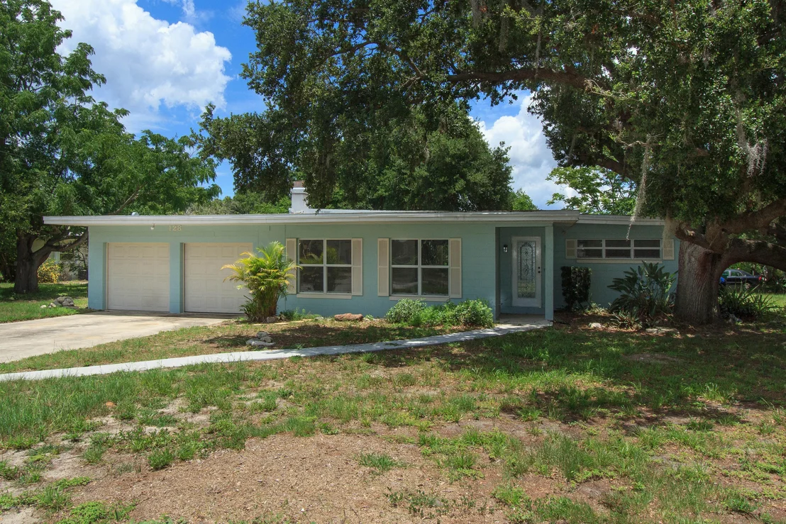 Photo of 128 S Indian Circle