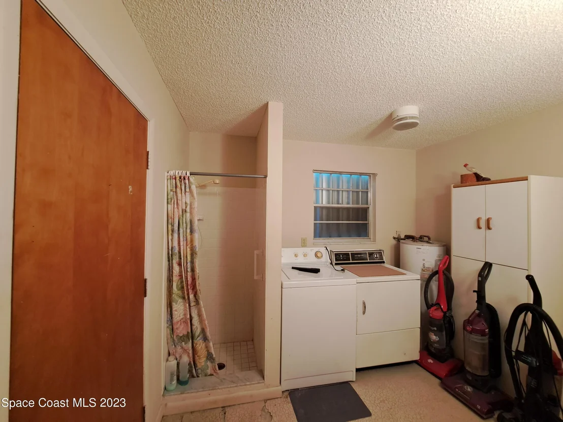 Photo of 925 Gulfstream Avenue