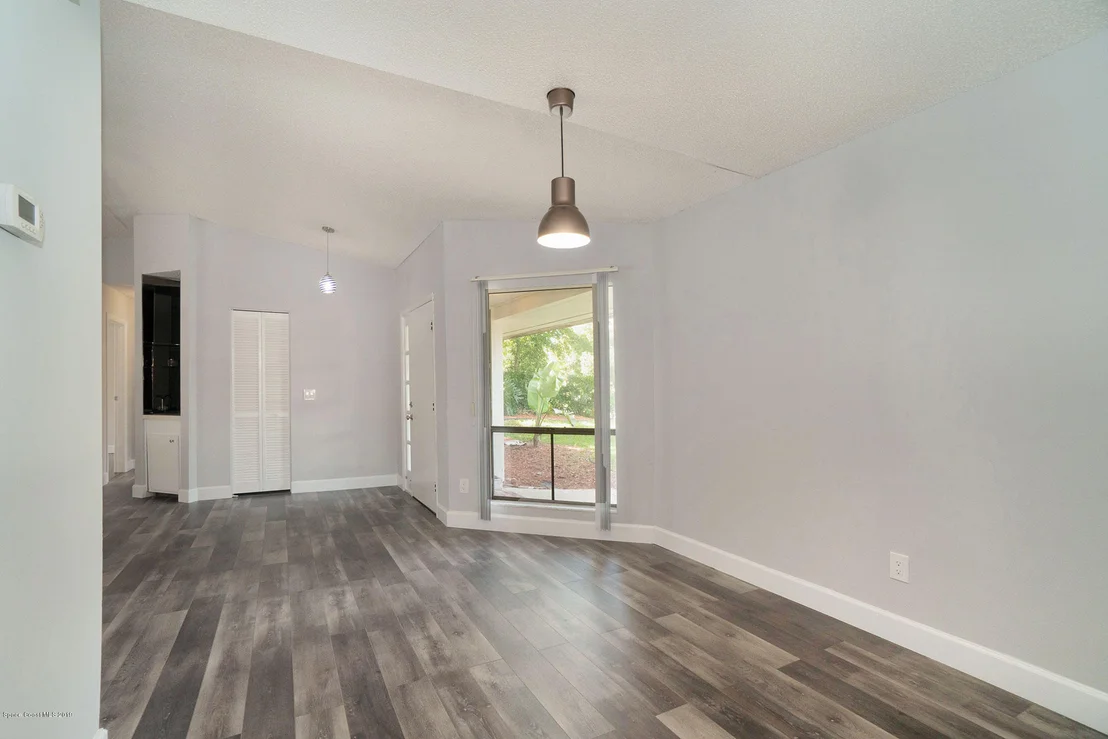 Photo of 409 Surrey Run