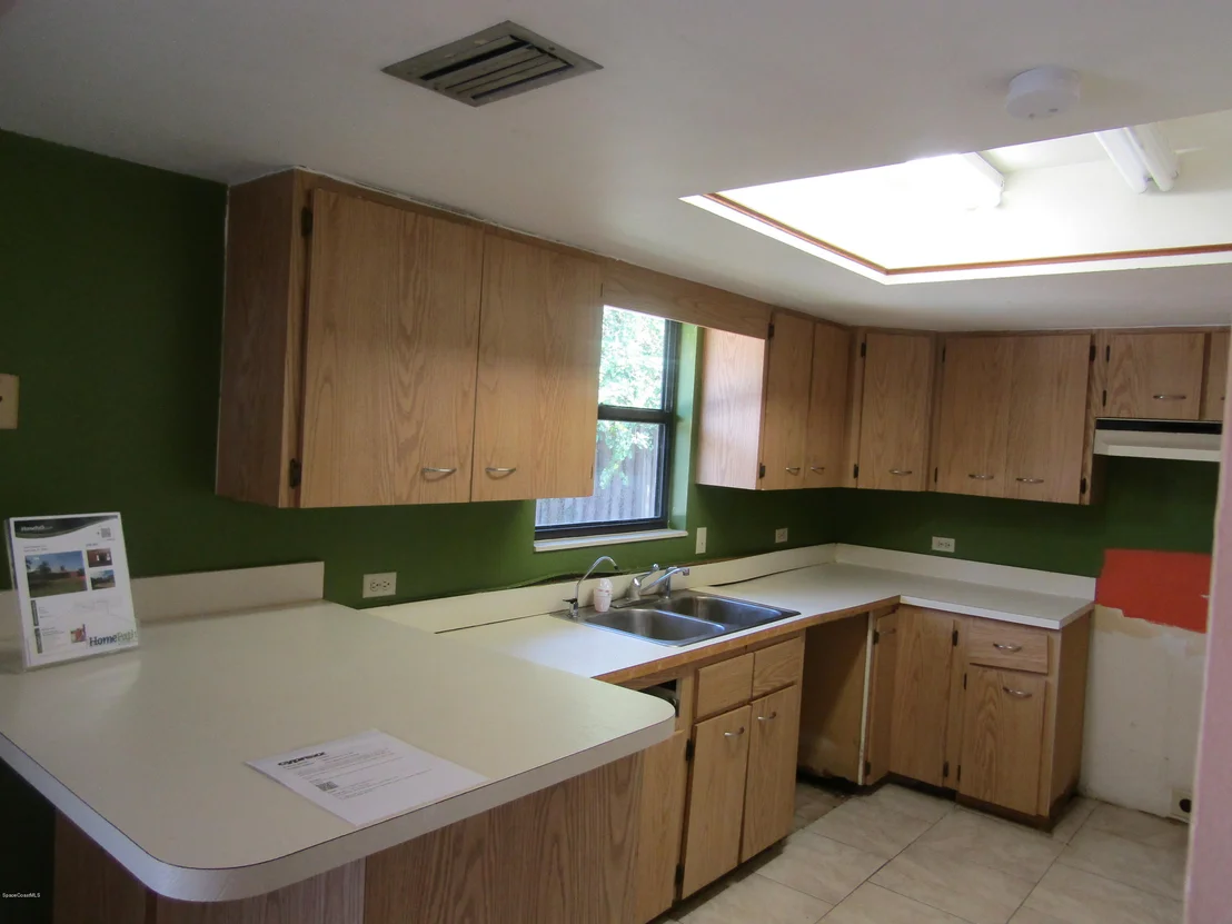 Photo of 1663 Painter Street SE