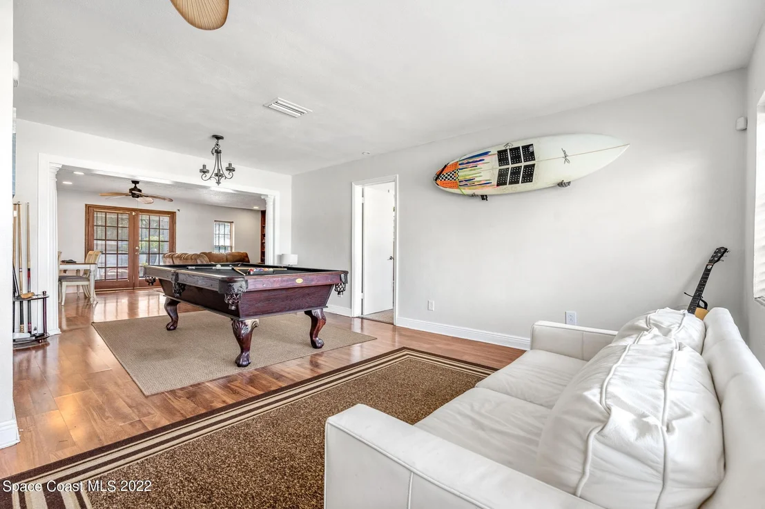 Photo of 405 Bunker Street