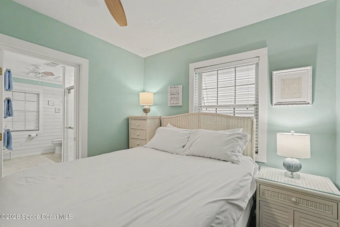 Photo of 565 Old Oak Street