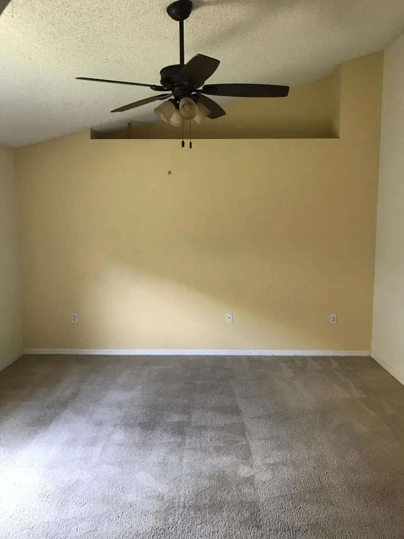 Photo of 1159 White Oak Circle