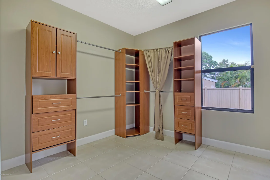 Photo of 1466 Van Eck Road NE