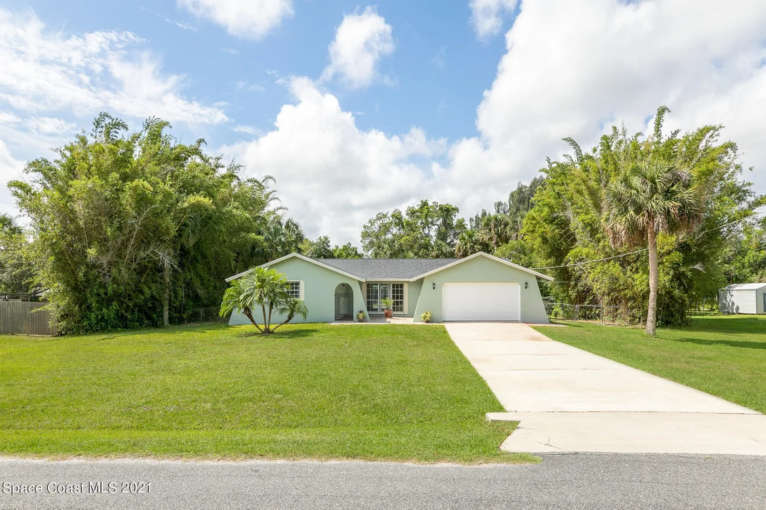 Photo of 1980 Michels Drive NE