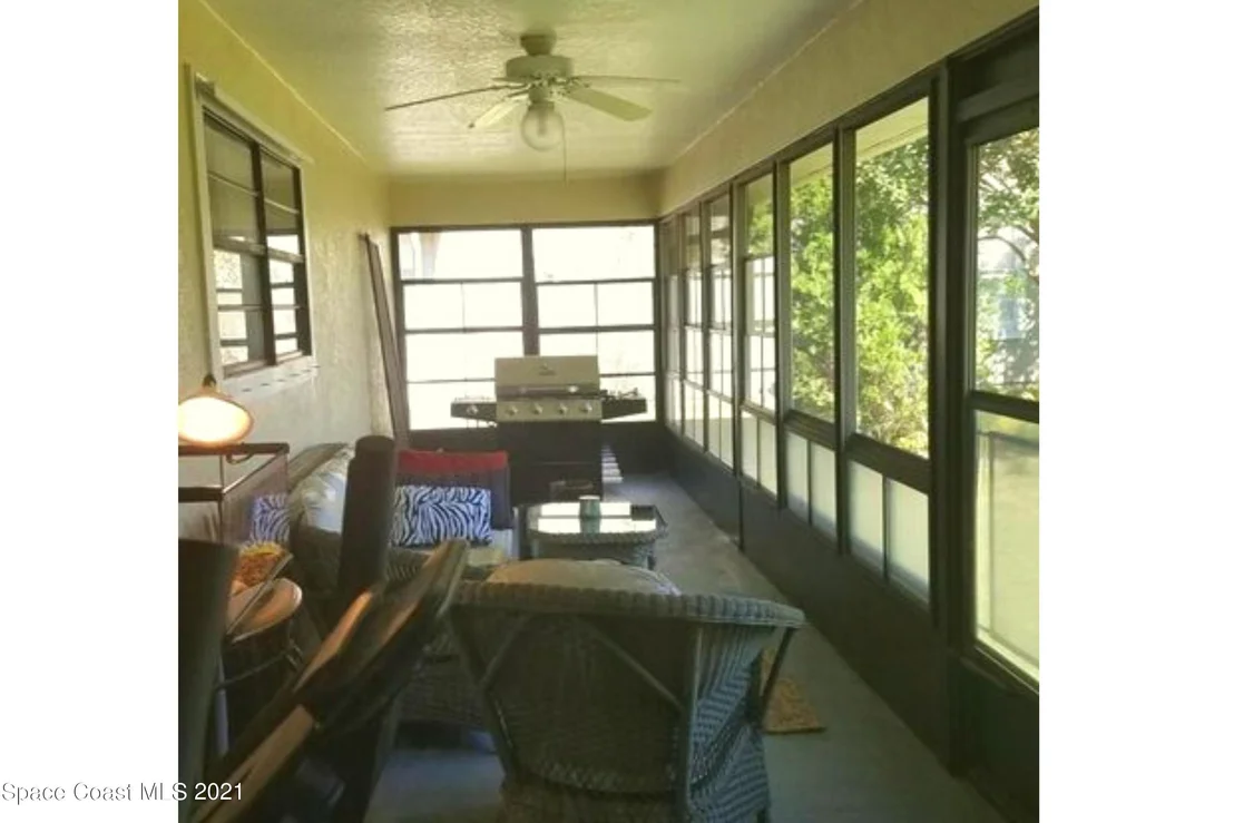 Photo of 957 Somerset Lane