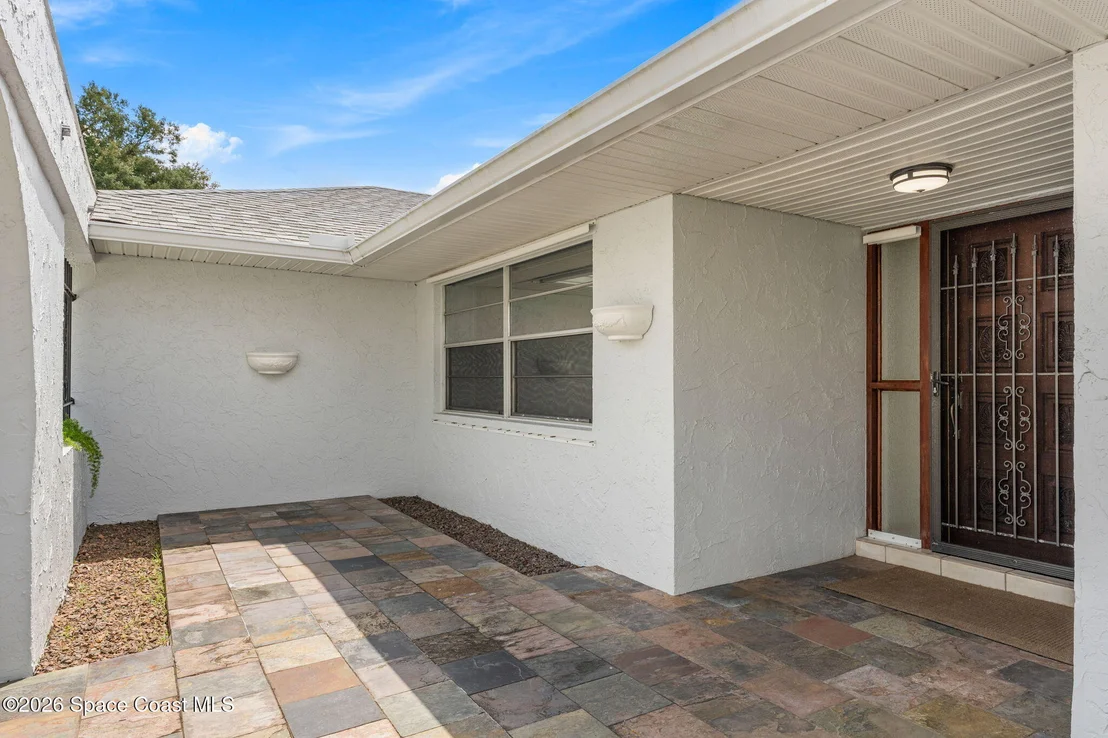 Photo of 1512 Meadowbrook Road NE