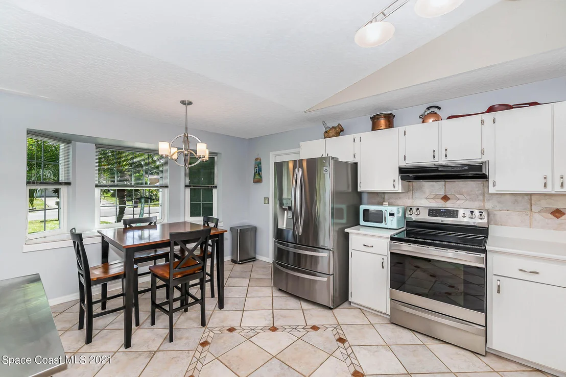 Photo of 5934 Cardiff Avenue