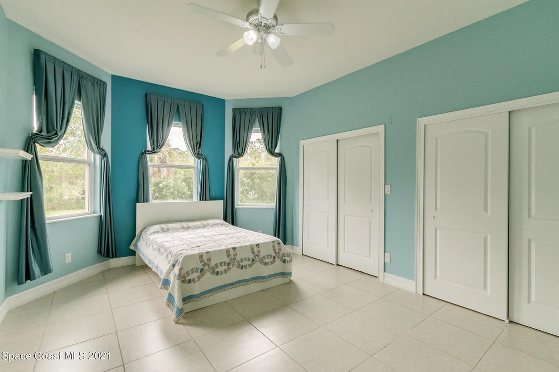 Photo of 925 Valkaria Road