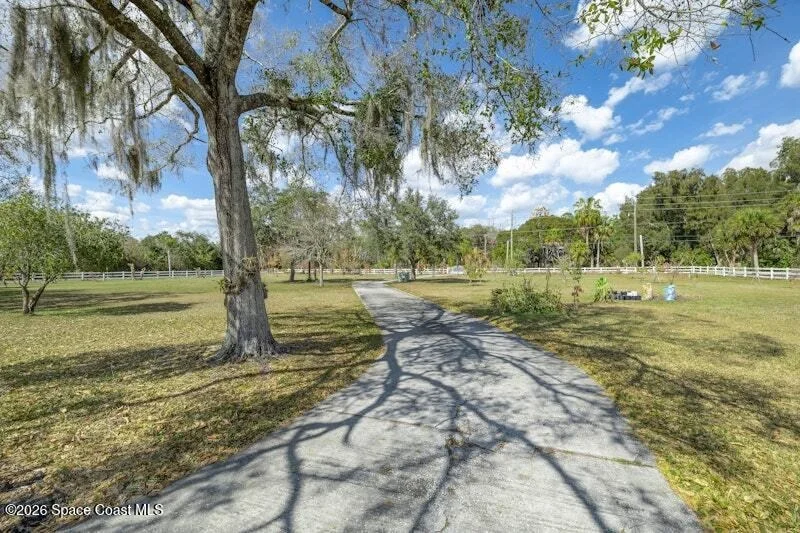 Photo of 3375 Hield Road