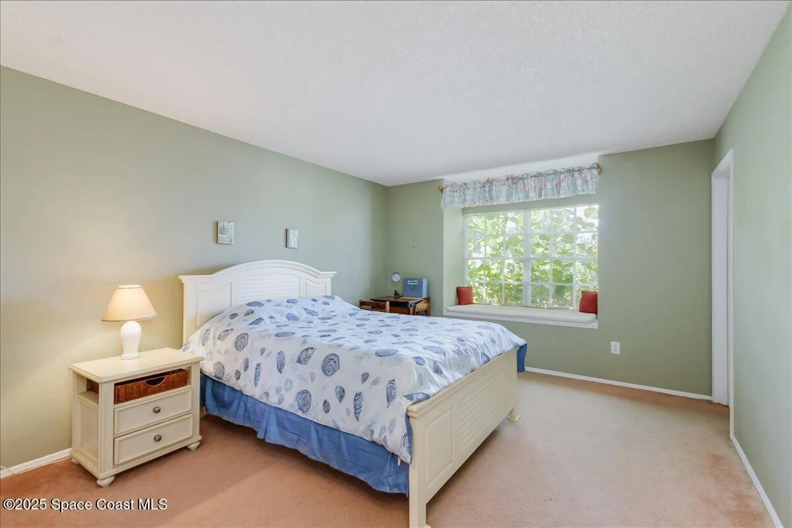 Photo of 1981 Tallowood Court NE