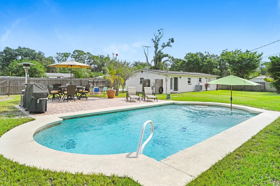 Photo of 2521 N Palm Drive N