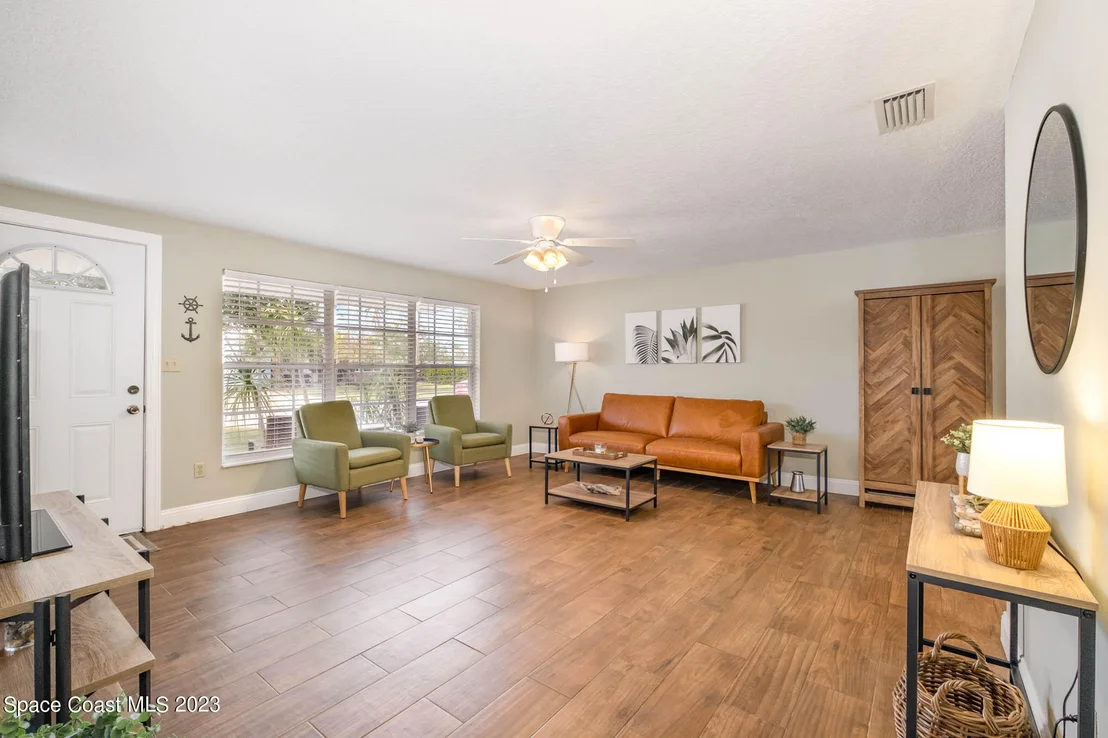 Photo of 609 Verbenia Drive