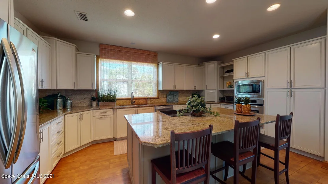 Photo of 400 Bay Point Drive