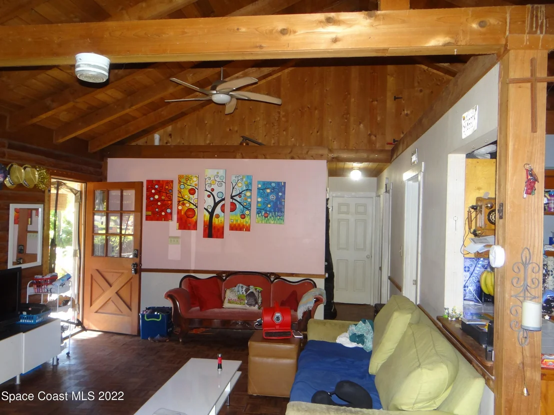 Photo of 690 La Veta Drive
