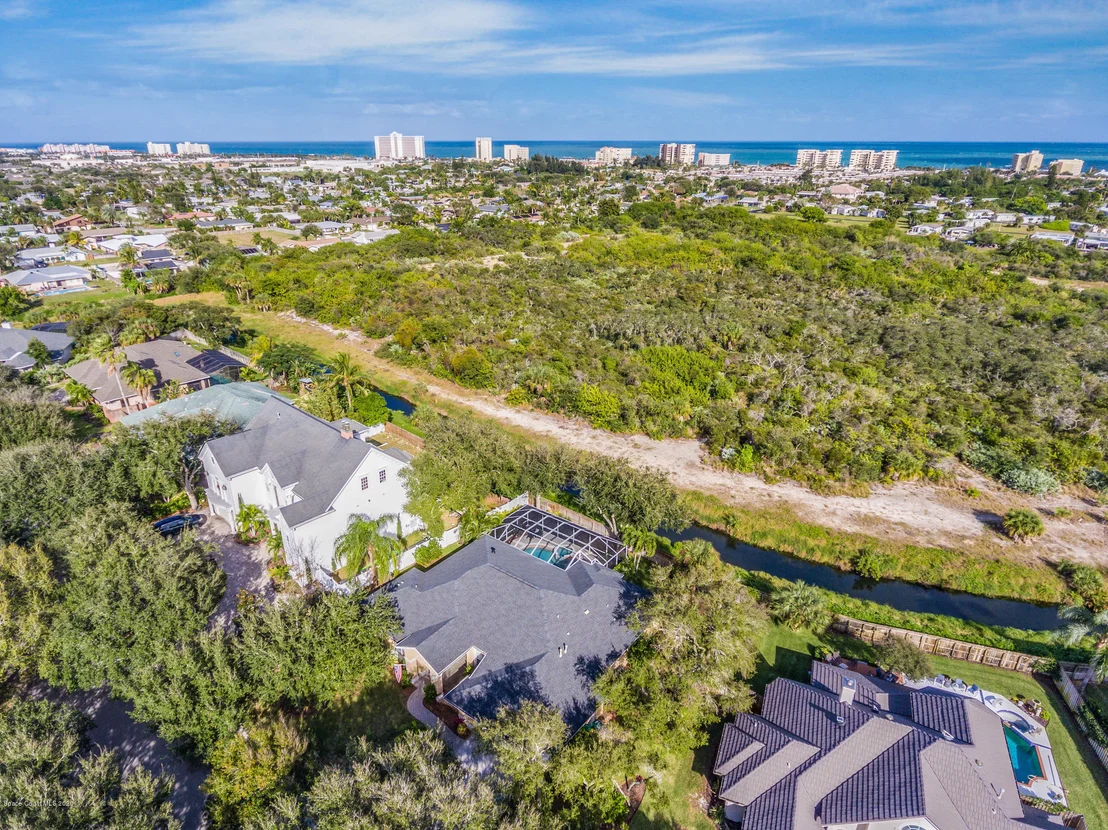 Photo of 702 Sanderling Drive