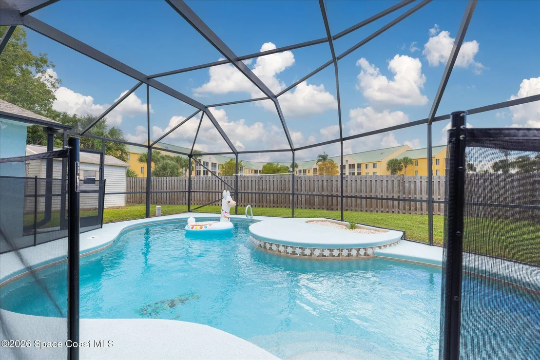 Photo of 233 Cinnamon Lake Circle