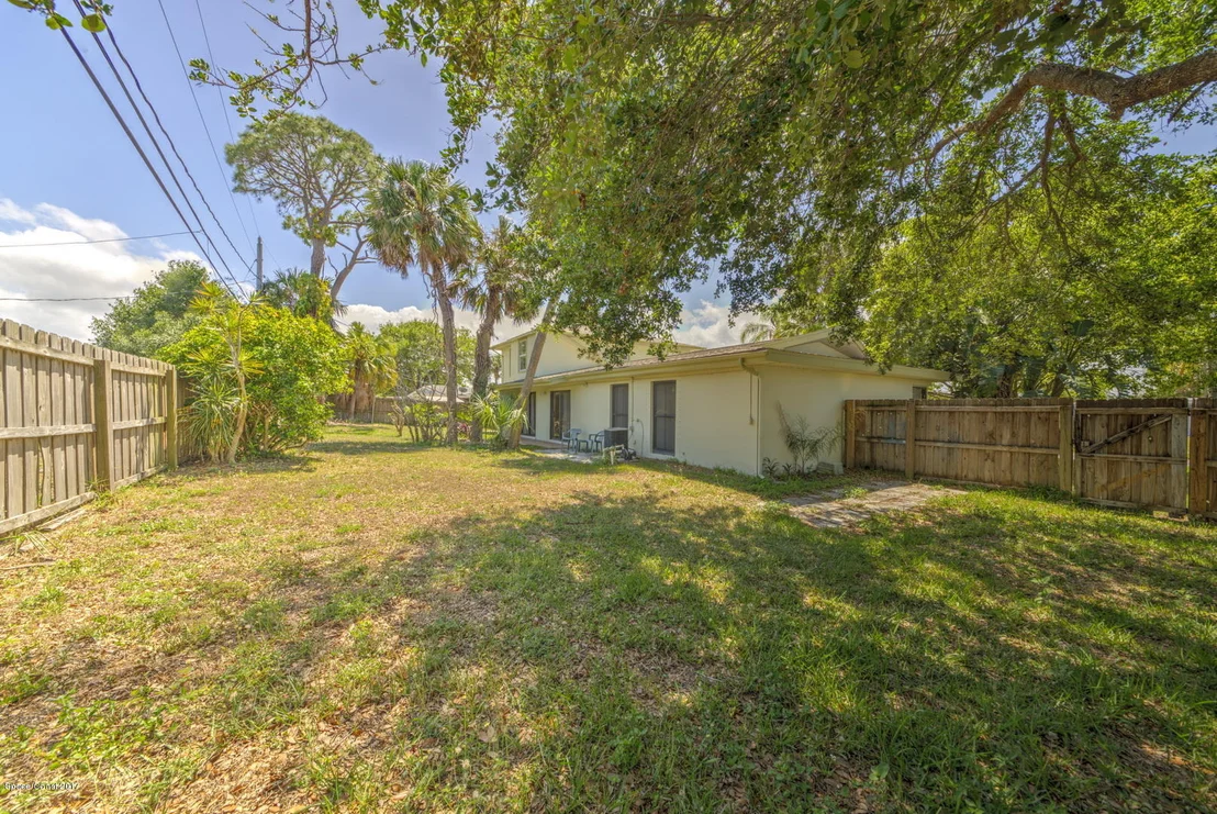 Photo of 1005 Daytona Drive NE