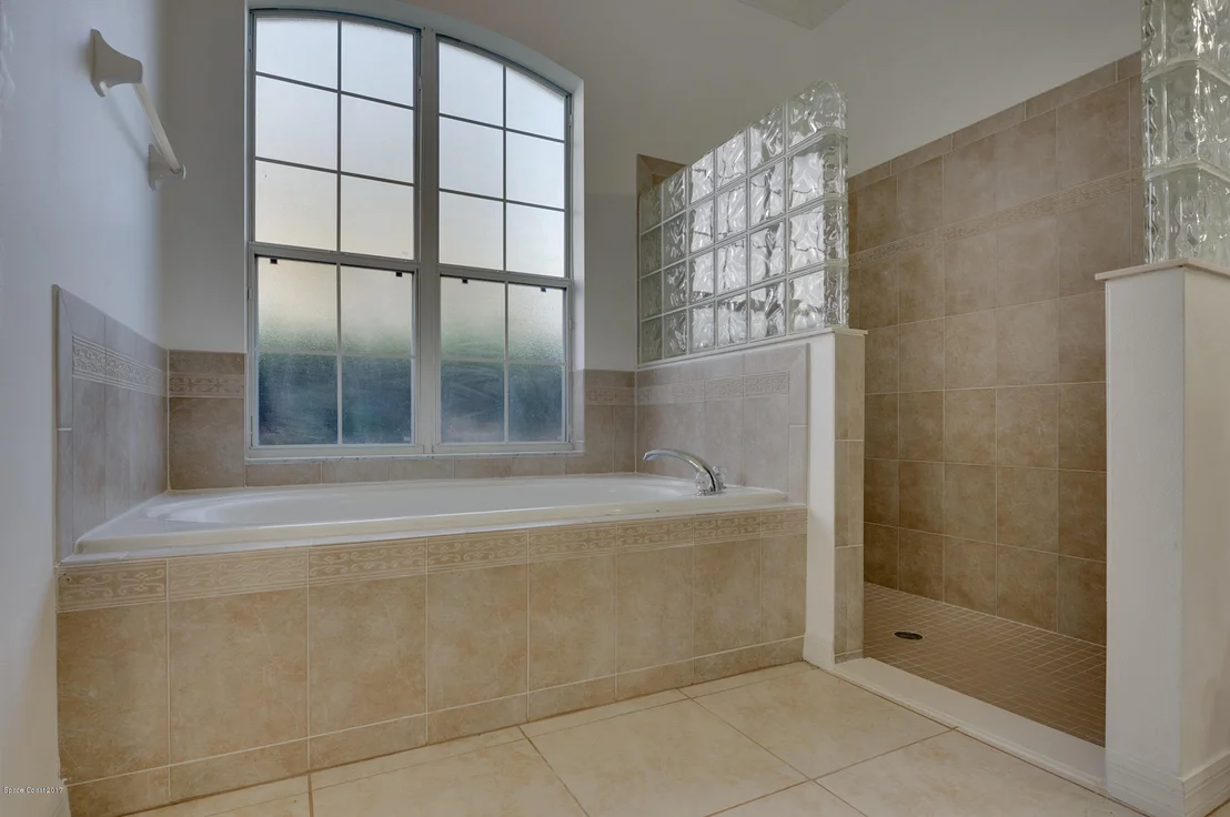 Photo of 2118 Windbrook Drive SE