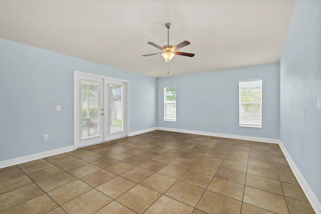 Photo of 552 Glenbrook Circle