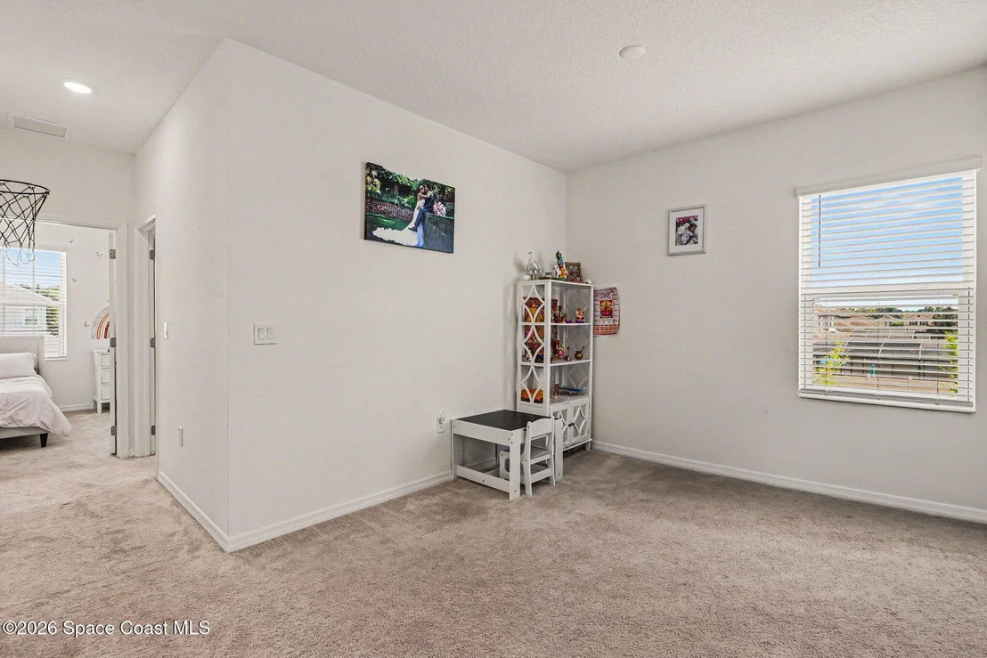 Photo of 1180 Wycliffe Way