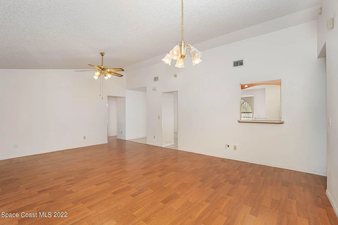 Photo of 299 Eldron Boulevard SE