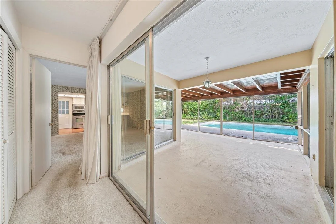 Photo of 550 Seabreeze Drive