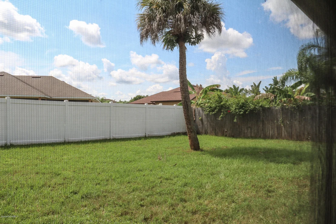 Photo of 1337 Heritage Acres Boulevard